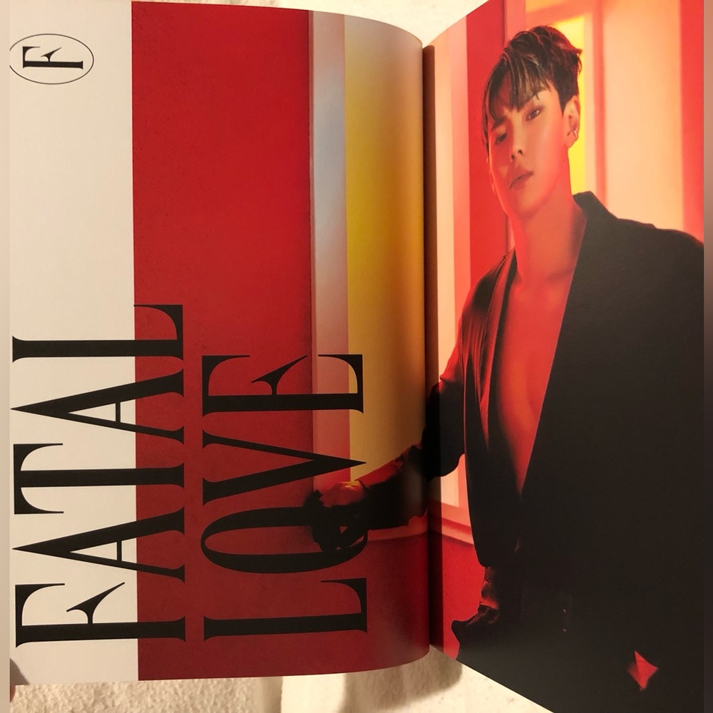 MONSTA X - Fatal Love - K-pop CD, book and stickers